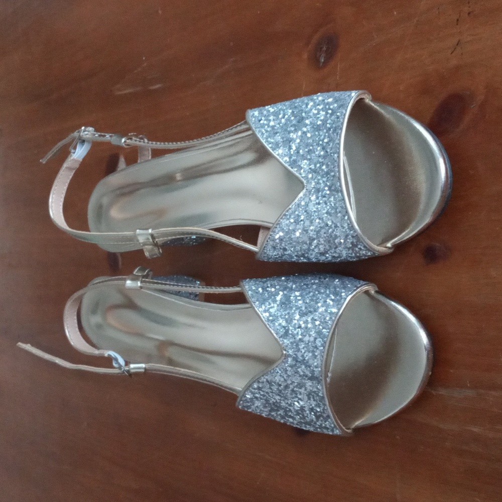 NWB Silver Glitter Open Toe Heels 39